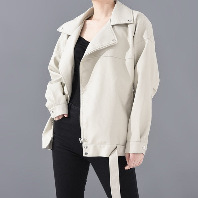 [EAM] High Quality 2021 Spring Black PU Leather Loose Turn-down Collar Zipper Fashion New Women's Wild Jacket LA938